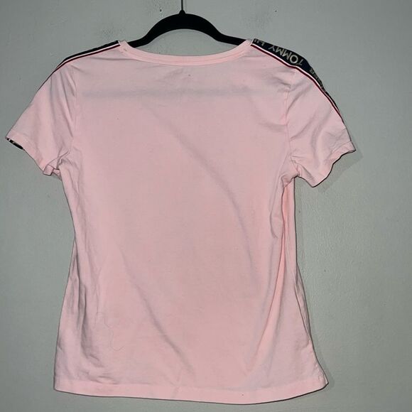 TOMMY HILFIGER
Women's Flag Logo T-Shirt - Picture 5 of 6